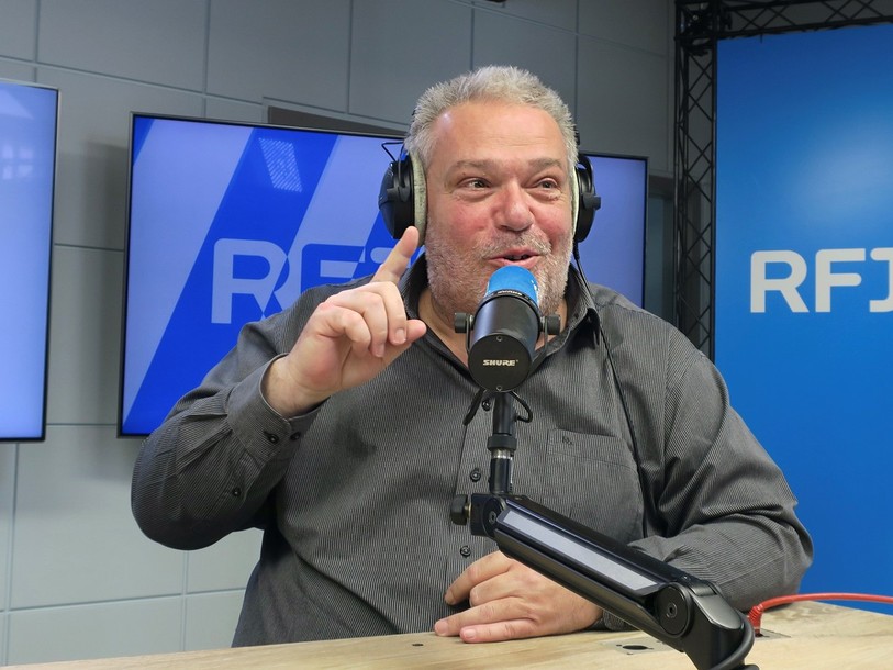 Yves Châtelain a travaillé à RFJ durant 7 ans.