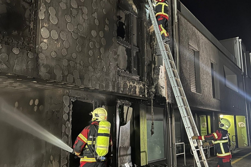 Un incendie a ravagé un immeuble à Yverdon la nuit de samedi à dimanche. (Photo: Police vaudoise)