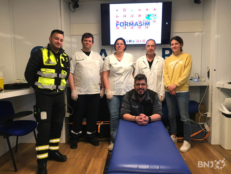 Les quelques collaborateurs de FormaSim qui ont participé à la simulation pour la chronique Sorti(e) de boîte.