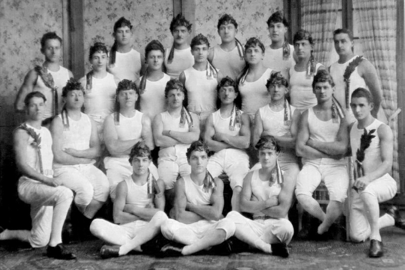 Les couronnés de la section, lors de la 20e Fête cantonale neuchâteloise de gymnastique, en 1931. (Photo : FSG Le Locle)