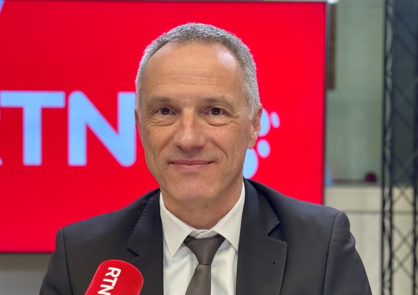 L'ancien conseiller d'Etat neuchâtelois Laurent Kurth présidera la table ronde organisée par la Confédération pour gérer les conséquences de l'incendie de Crans-Montana.