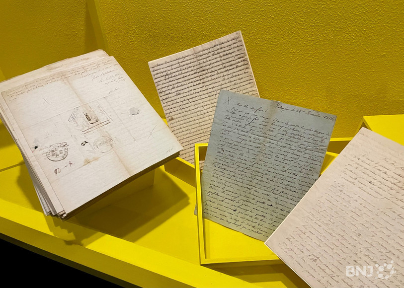 L'exposition se base essentiellement sur des écrits de ces trois femmes.