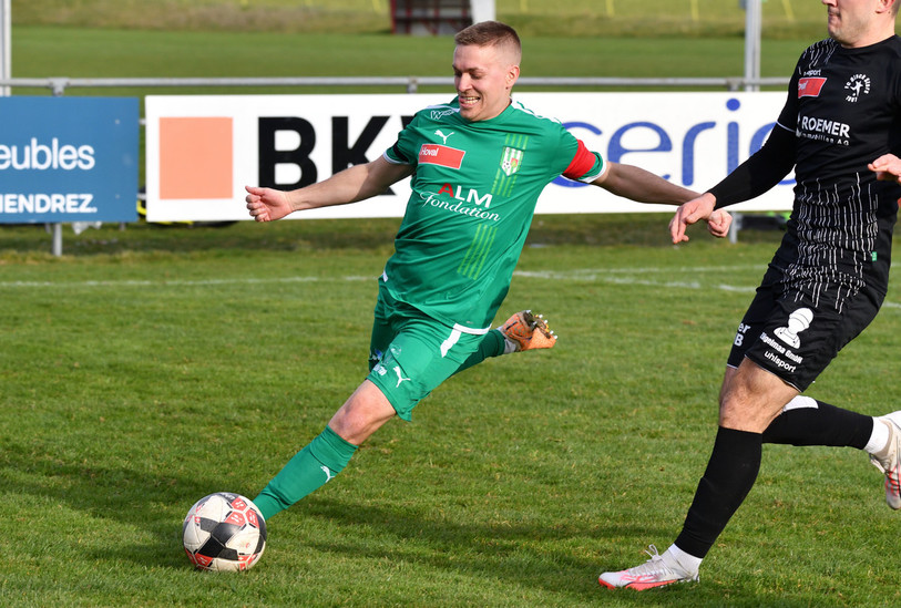 Le capitaine Tom Villemin et le FC Courtételle retrouvent enfin le goût de la victoire. (Photo : archives Georges Henz)