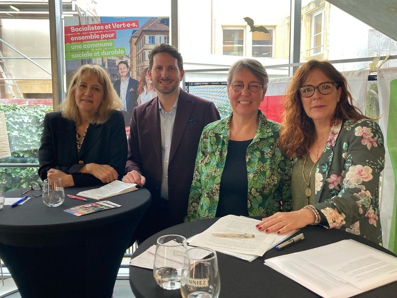 Les quatre candidats au Conseil communal de Neuchâtel de la liste PS-Verts. De gauche à droite: Nicole Baur, Jonathan Gretillat, Johanna Lott Fischer et Julie Courcier Delafontaine.