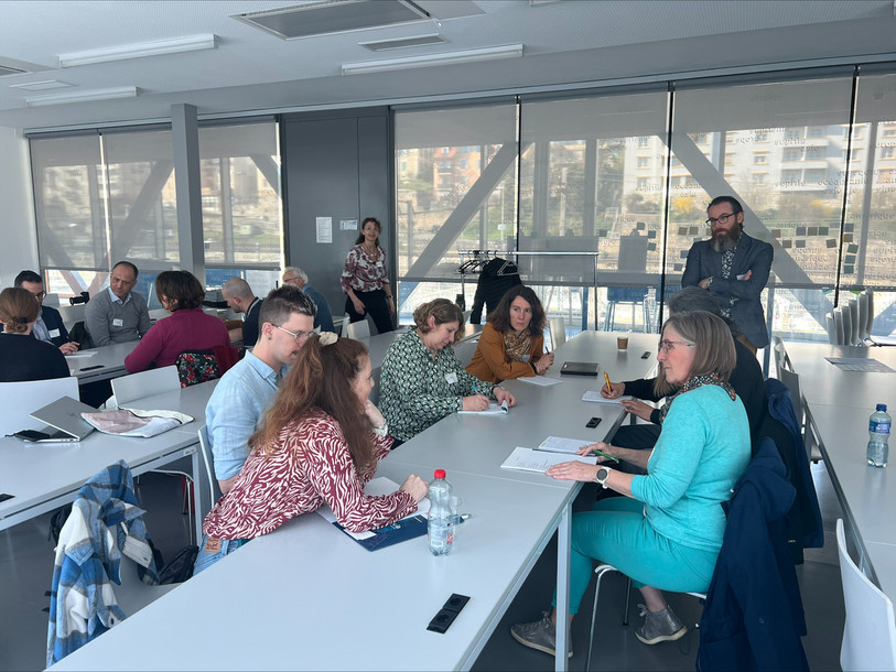 Échafauder ensemble des solutions pour le bien-être des seniors, c’est le projet du nouveau programme Booster Silver Aging de la Haute-École Arc à Neuchâtel.