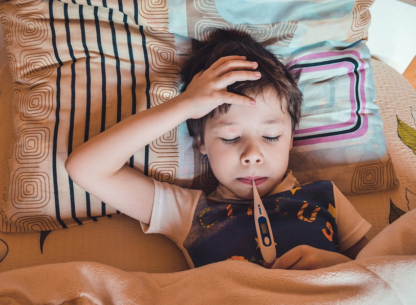 La coqueluche doit être traitée, même si elle se présente sous une forme légère chez les personnes vaccinées. (Photo libre de droits)