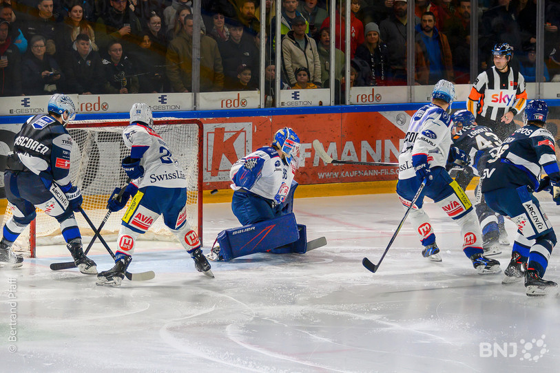 Janik Loosli trouve le chemin des filets (photo : Bertrand Pfaff).