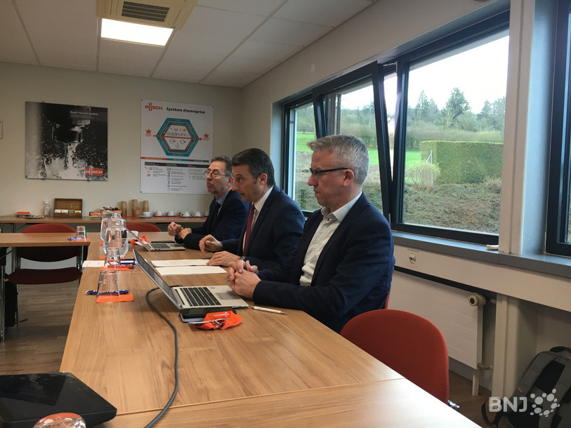 Claude-Henri Schaller, chef du service de l'économie et de l'emploi, Jacques Gerber, ministre de l'économie, et Lionel Socchi, délégué à la promotion économique (de gauche à droite), ont présenté les chiffres de la promotion économique du canton du Jura.