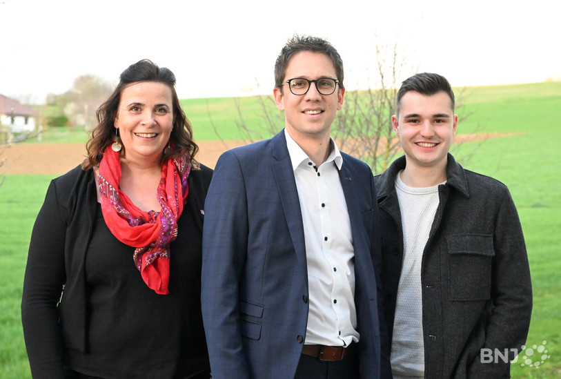 Raphaël Ciocchi, au milieu, va céder temporairement ses fonctions aux deux vice-présidents, Jelica Aubry-Janketic et Mathieu Houmard. (Photo d'archives : Georges Henz)