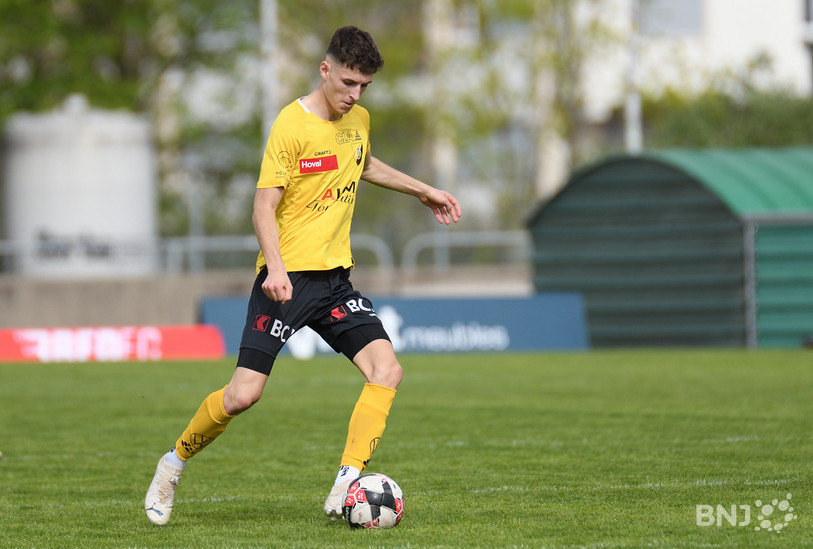 Comme le week-end dernier, Florent Hushi a marqué sur son premier ballon. Cette fois, sa réussite offre les trois points aux SRD. (Photo : Georges Henz).