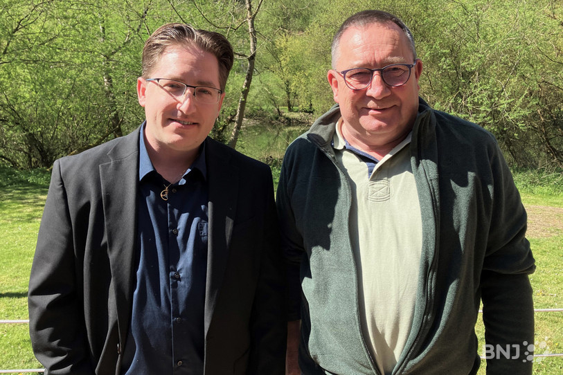 Le nouveau directeur de course Julien Grosjean (à gauche) et le nouveau président du Critérium jurassien Daniel Lenglet.