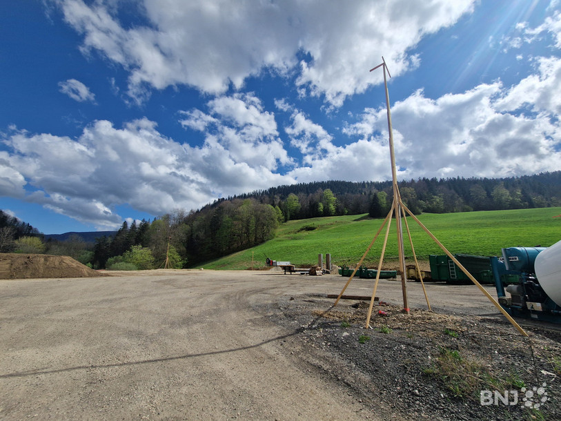 Le nouveau hangar du centre de tri de Val-de-Travers devrait se situer à l'est de la parcelle occupée aujourd'hui par Val-de-Tri.
