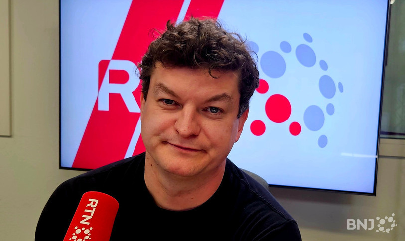 Lord Betterave, en train de réfléchir à sa prochaine vanne, dans La Matinale.