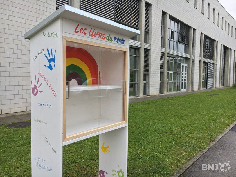 Une deuxième boîte à livres a vu le jour sur le terrain du collège Thurmann à Porrentruy.