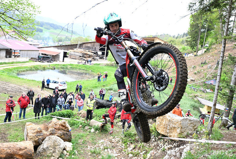 Noé Pretalli et l'équipe de Suisse de moto trial ont pris le 9e rang du Trial des Nations. (Photo : archives Georges Henz)
