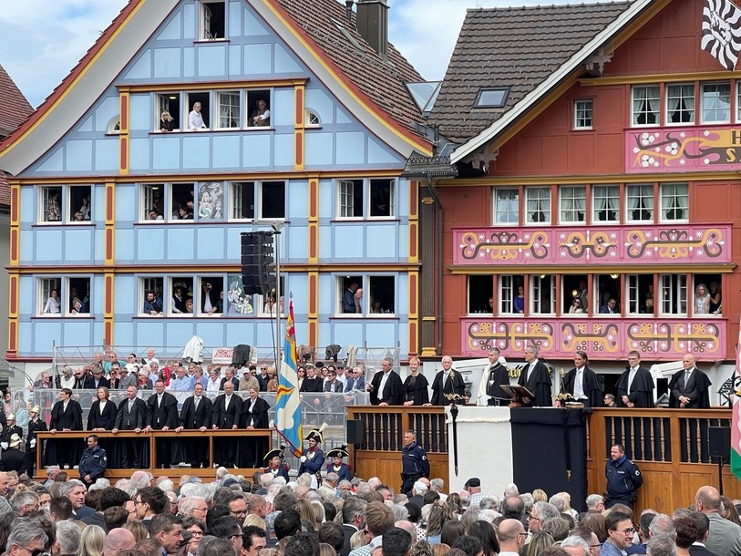 Le canton de Neuchâtel était l'invité d'honneur de la Landsgemeinde ce dimanche. (Photo : Christian
Berger).