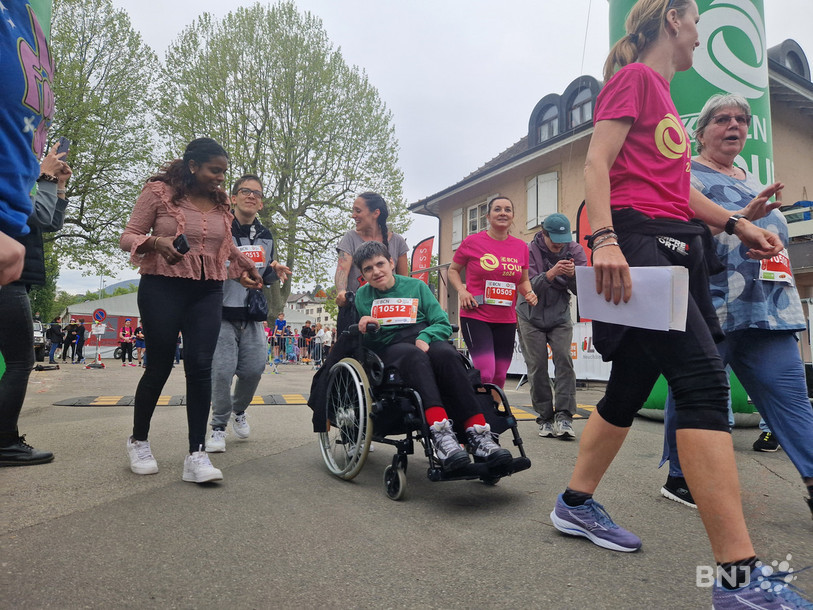Le premiers participants de la course inclusive du BCN Tour à St-Aubin.