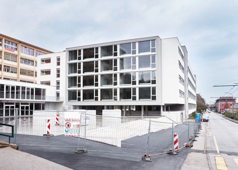 Treize entités de l’administration cantonale prendront leurs quartiers rue de Tivoli 28, à Serrières dès le mois de mai. (Photo : Gaspard Gigon)