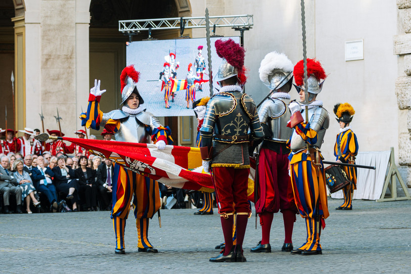 Yohan Wüthrich a prêté serment lundi en fin de journée au Vatican. Il rejoint ainsi les rangs de la garde pontificale. (Photo : Jessica Krämer)