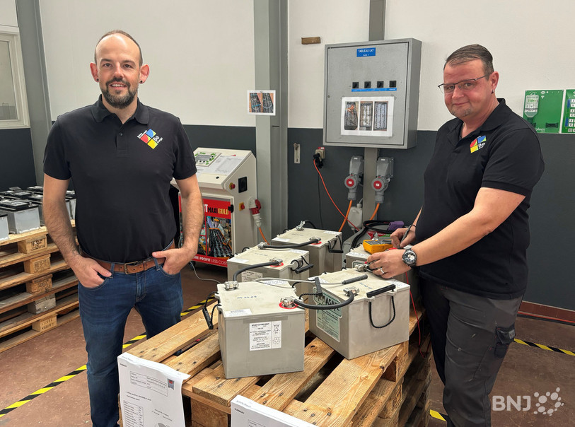 Pierre-Yves Braun et Alain Buchwalder régénèrent de nombreuses batteries de chars Leopard depuis une année.