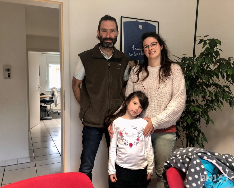Passeport vacances Jura bernois - Davina et Joël Bouchat étaient avec nous, en direct et en compagnie de leur fille Noa, pour exposer les nouveautés et autres coups de coeur de cette année