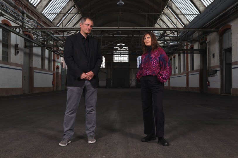 Olivier Schinz et Simone Töndury, respectivement directeur exécutif et directrice artistique de La Chaux-de-Fonds Capitale culturelle suisse 2027. (archives : La Chaux-de-Fonds Capitale culturelle suisse / Pablo Fernandez).