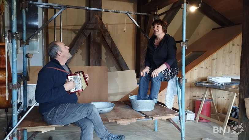 Le duo répète son spectacle à Muriaux avant de le présenter au public dans 32 gares.
