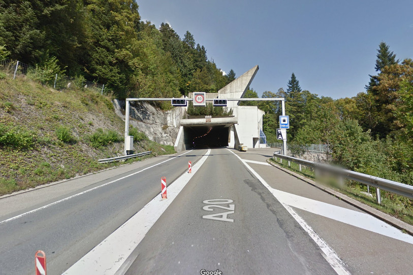 Le tunnel sous la Vue-des-Alpes a été fermé durant une bonne partie de la journée de mardi. (Photo : Google maps / archives 2024)