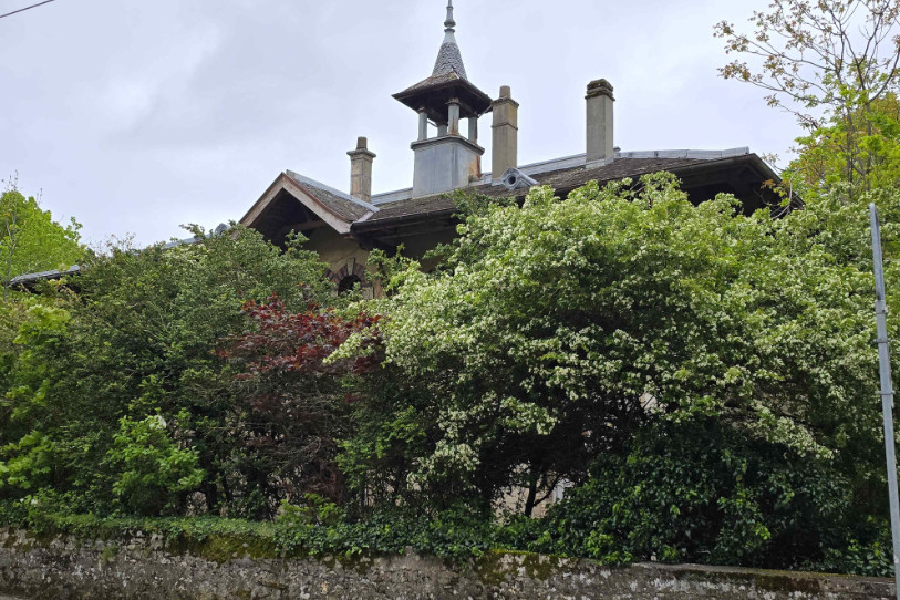 La Ville de Neuchâtel prête la maison au Clos-de-Serrières 25 jusqu'à la réaffectation du bâtiment. (Photo : Ville de Neuchâtel).