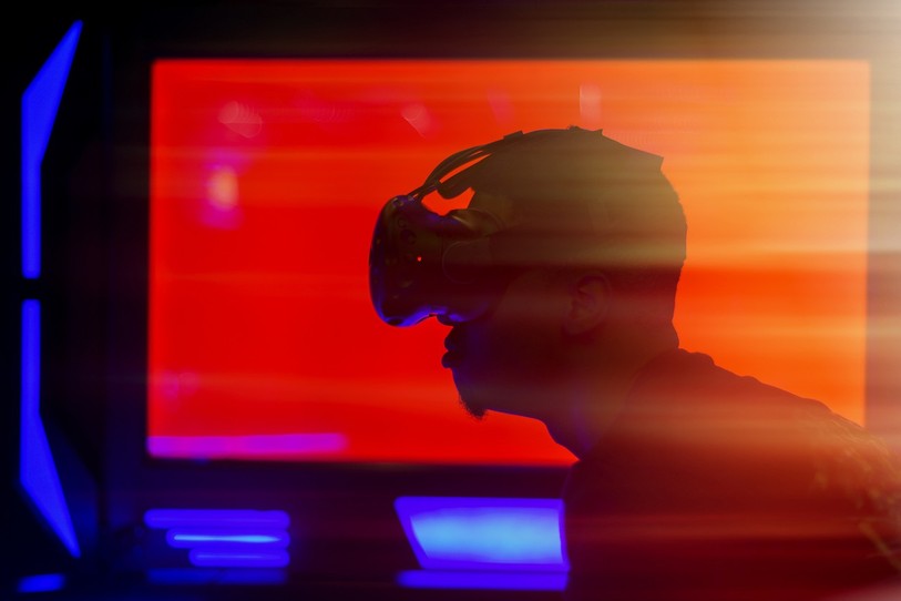Révolutionnaire au premier abord, le secteur du casque de réalité virtuelle ne se porte pas très bien. Certaines entreprises de jeux vidéo n’exploitent pas pleinement son potentiel, d’autres ont carrément renoncé à l’utiliser. (Photo : illustration)