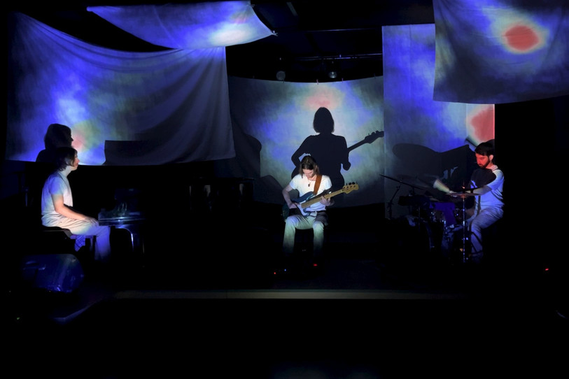 Le concert immersif « Hydrophonic » mélange compositions musicales et peinture digitale animée.