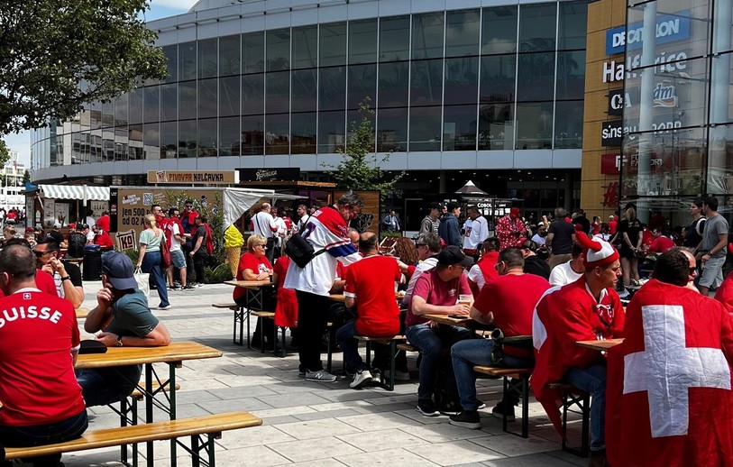 Les supporters suisses ont fait le déplacement pour soutenir l'équipe nationale au Championnat du monde de hockey sur glace.