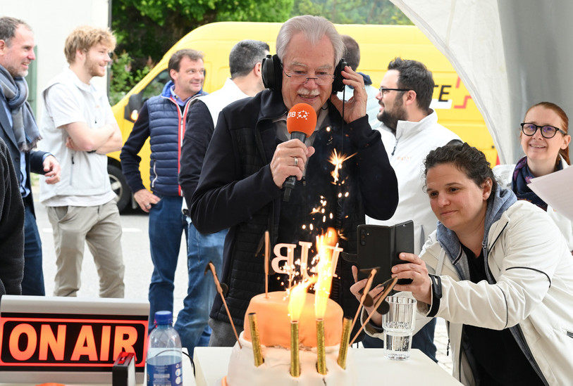 Pierre Steulet a reçu un magnifique gâteau concocté par un membre de l’équipe. 