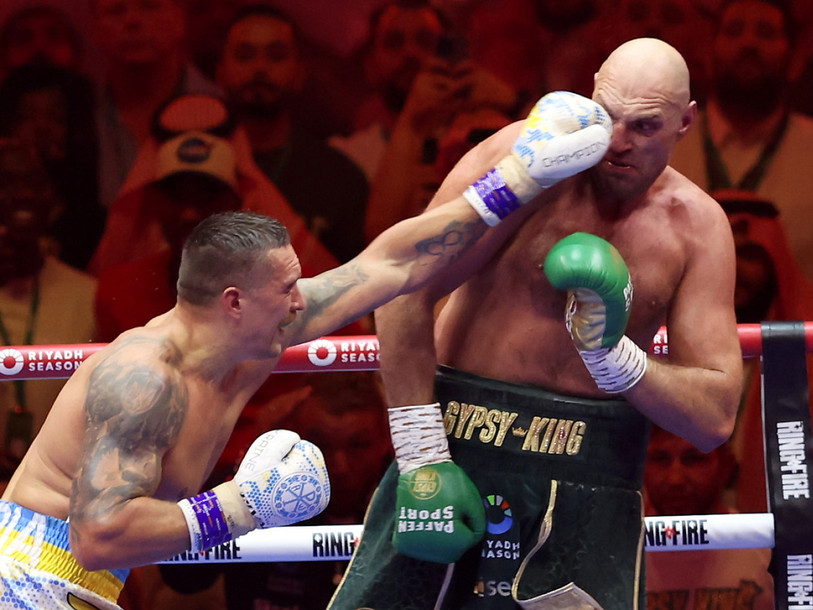 Les combats de boxe, comme ici entre Oleksandr Usyk et Tyson Fury, soulèvent les foules et donnent une nouvelle dimension à la discipline. (Photo : KEYSTONE/EPA/ALI HAIDER)