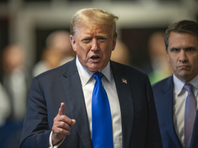 Donald Trump a dénoncé un procès « truqué » à la sortie de la salle d'audience à New York. (Photo : KEYSTONE / AP / Steven Hirsch).