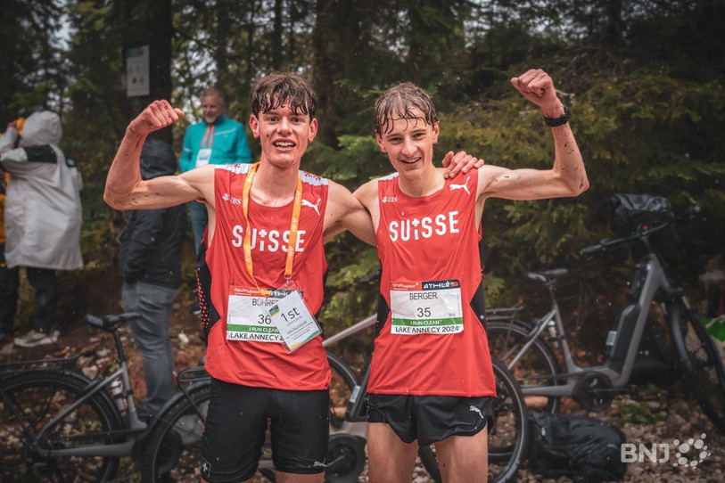 Loïc Berger, ici à droite, était devenu champion du monde juniors de course d’orientation lors de l’épreuve du relais en juillet dernier. (photo d'archives : Yara Burkhalter)