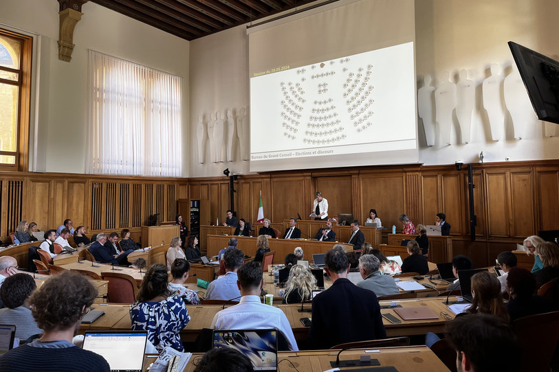 Le Grand Conseil neuchâtelois a rappelé à plusieurs reprises le retard de la Suisse en matière de congé parental.