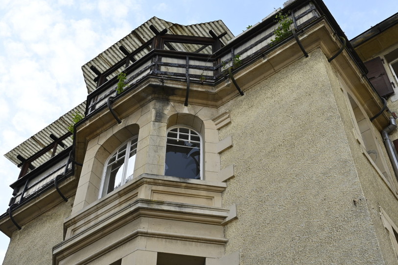 L'explosion a causé des dommages aux alentours. (Photo : Bertrand Pfaff).