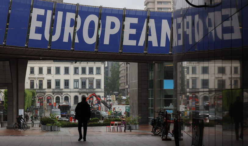 La population des 27 États européens est appelée aux urnes ce jeudi et jusqu’à dimanche. (Photo : Keystone/EPA/Olivier Holset).