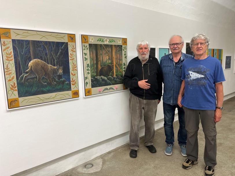 L'exposition « Trois regards sur la nature » se tient à La Cave à Soyhières. De gauche à droite : Joseph Chalverat, Gérard Bessire et Jean-Claude Gerber.