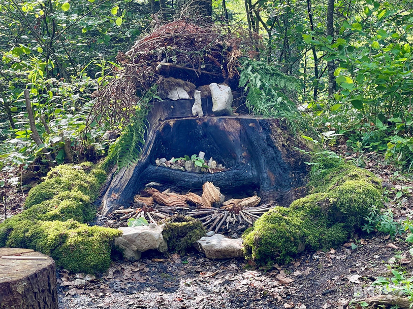 Les œuvres du Chemin Land-Art sont créées à partir de matériaux trouvés dans la nature. Elles vivent au rythme de la météo.
