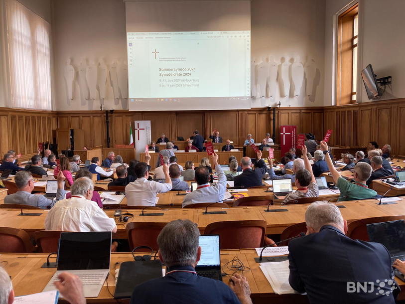 Le Synode de l’Église évangélique réformée de Suisse, réuni à Neuchâtel, lors du vote final sur le projet portant sur les abus sexuels.