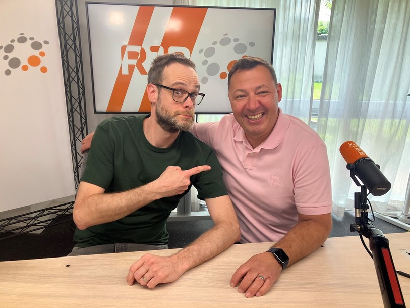 Fabrice Aeby et Pierre-Alain Basso, des DJ's passionnés, ont animé les ondes de RJB.