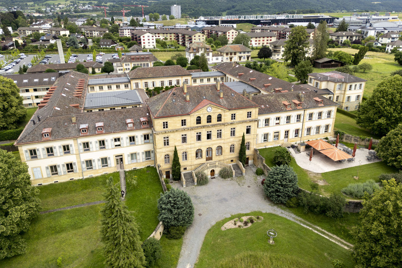 Considéré comme « en crise » par un collectif de soignants, le Centre neuchâtelois de psychiatrie (CNP) annonce des mesures dès l'été. (Photo : KEYSTONE/LAURENT MERLET) 