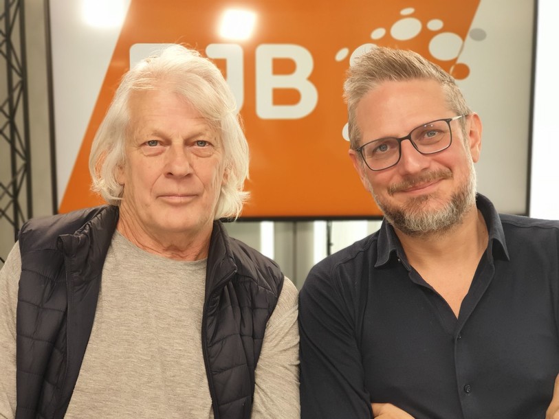 Pierre-Alain Brenzikofer, ancien rédacteur en chef dujournal de 2016 à 2021 et Laurent Kleisl, son successeur jusqu’àaujourd’hui.