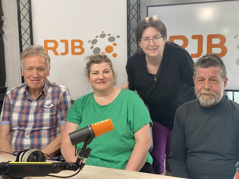 Jean-Pierre, Régine, Isabelle et Béat (de gauche à droite) sont tous des auditeurs fidèles de RJB.