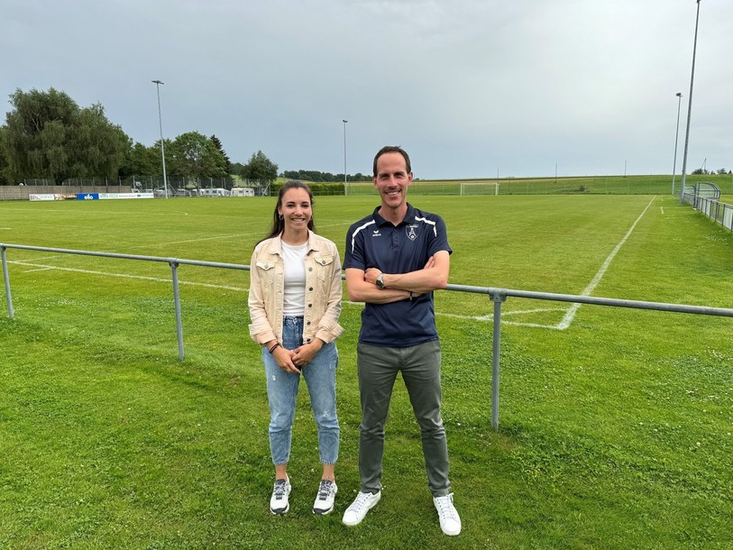 Flavien Stoppa, président du FC Lignières et Tanja Bodenmann, attaquante neuchâteloise d’Yverdon Sport.