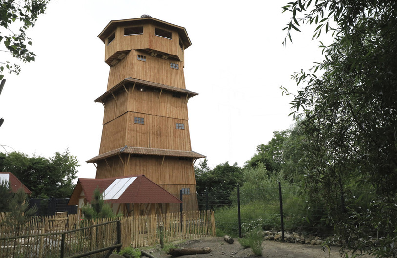 La nouvelle tour du Papiliorama a été nommée en mémoire du Dr. Harry Borer-Christen qui était, notamment un entrepreneur de la ville de Bienne. (Photo : Fondation Papiliorama).