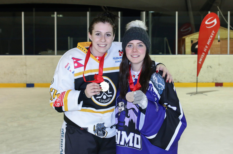 Laura Desboeufs (à gauche) a fêté le titre avec Lugano, sa soeur Mélyna a pris le bronze avec Thoune (photo : Mauricette Schnider)