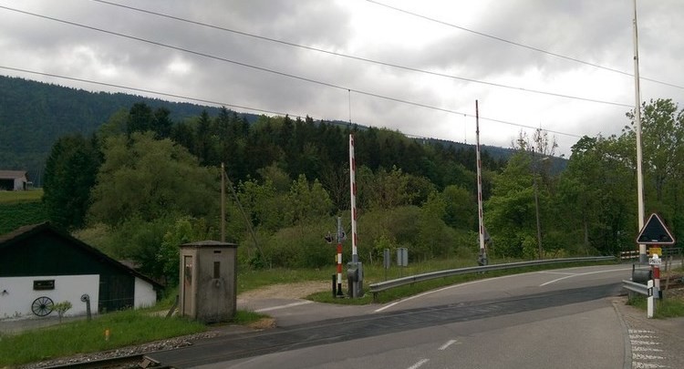 le passage à niveau de Cormoret